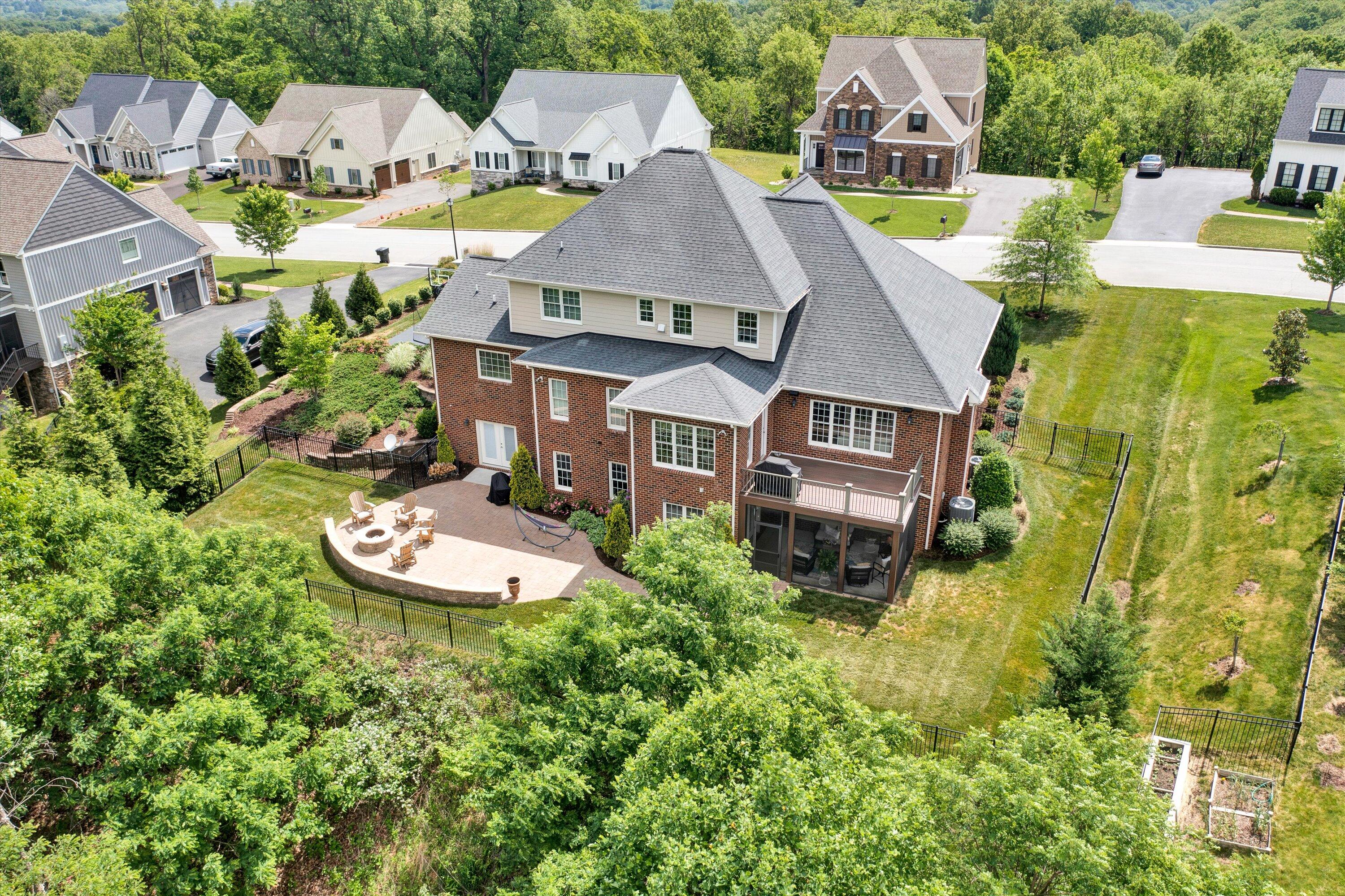 6900 Fairway Ridge RD