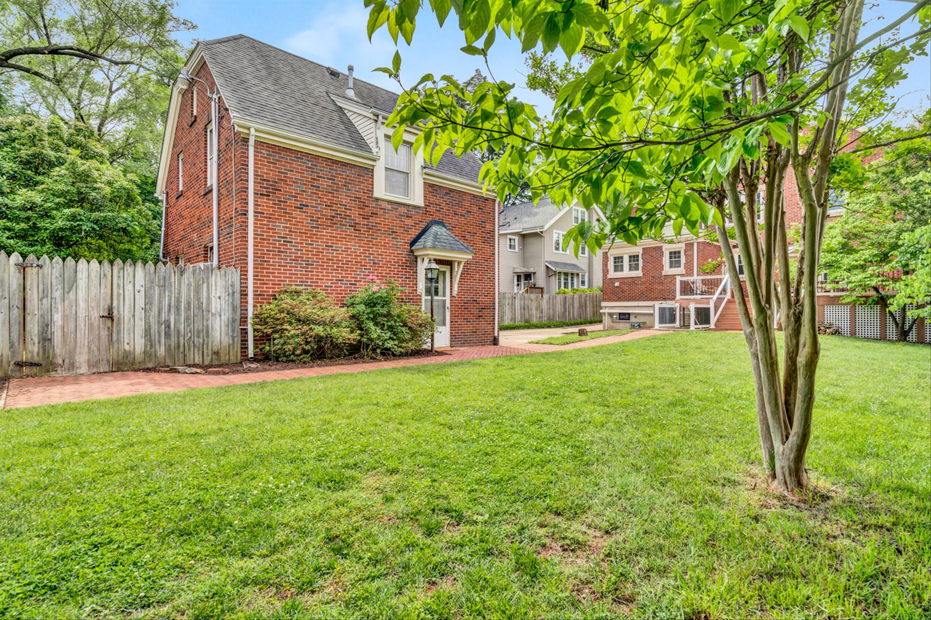 1826 Greenwood RD SW