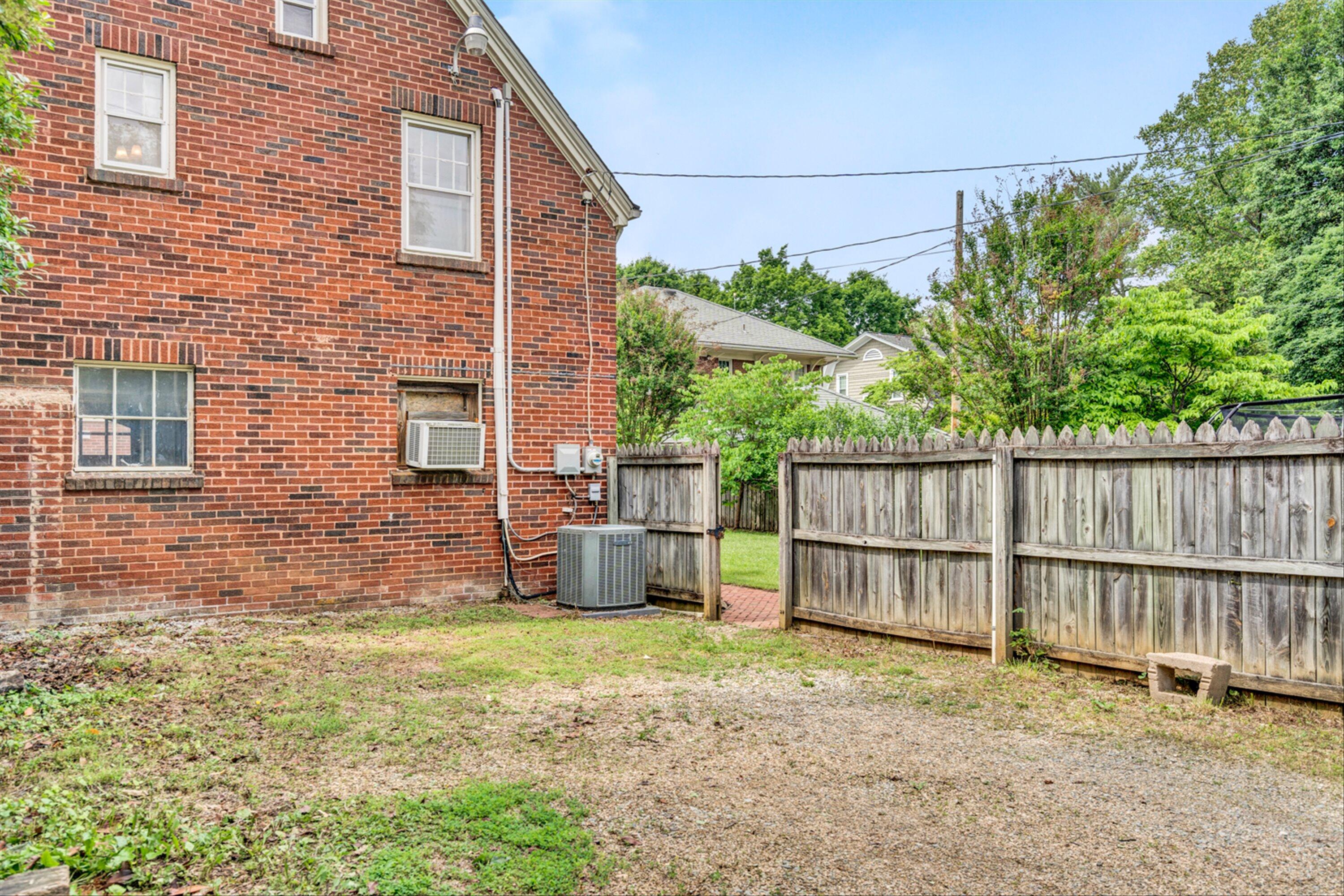 1826 Greenwood RD SW