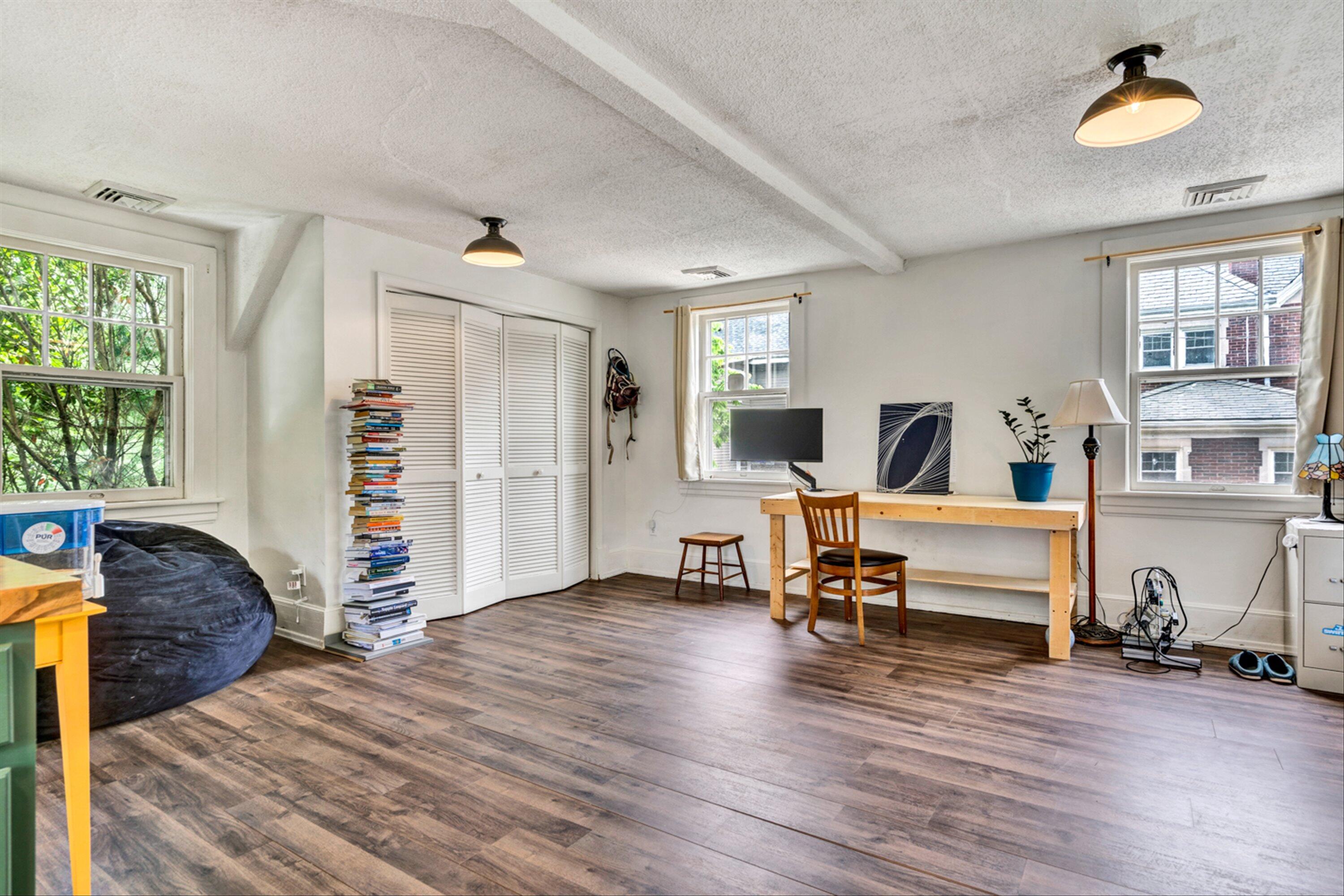 1826 Greenwood RD SW