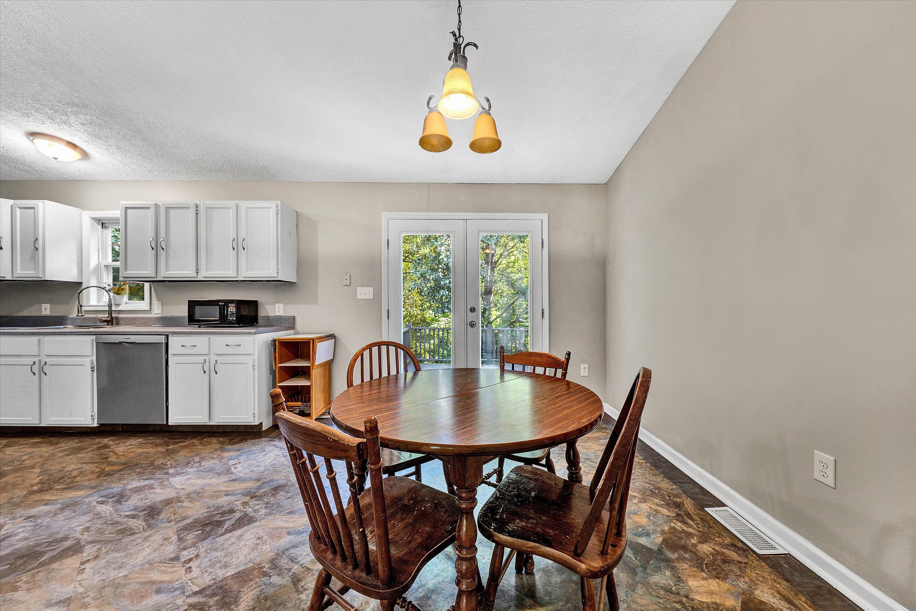 799 Powells Store RD