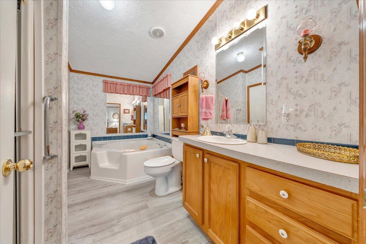 2684 Mountain Valley RD