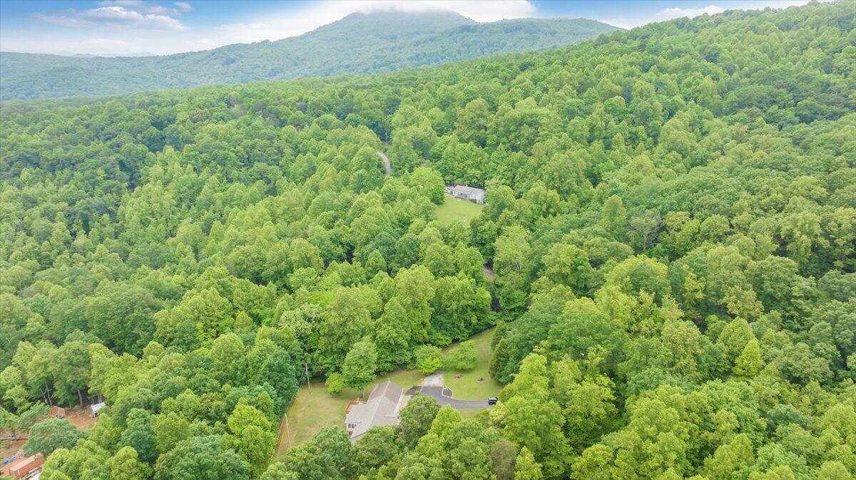 2684 Mountain Valley RD