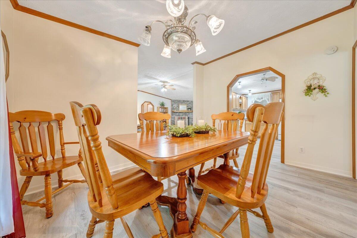 2684 Mountain Valley RD