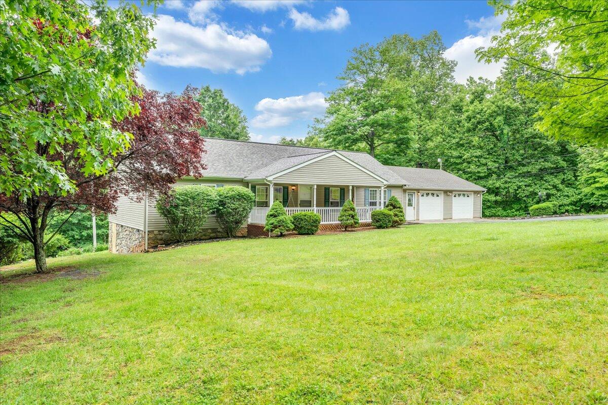 2684 Mountain Valley RD