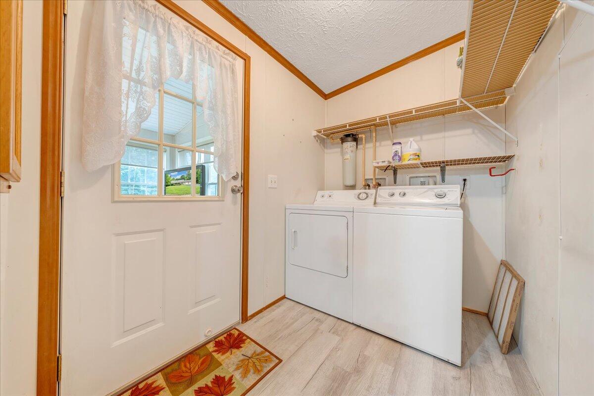 2684 Mountain Valley RD