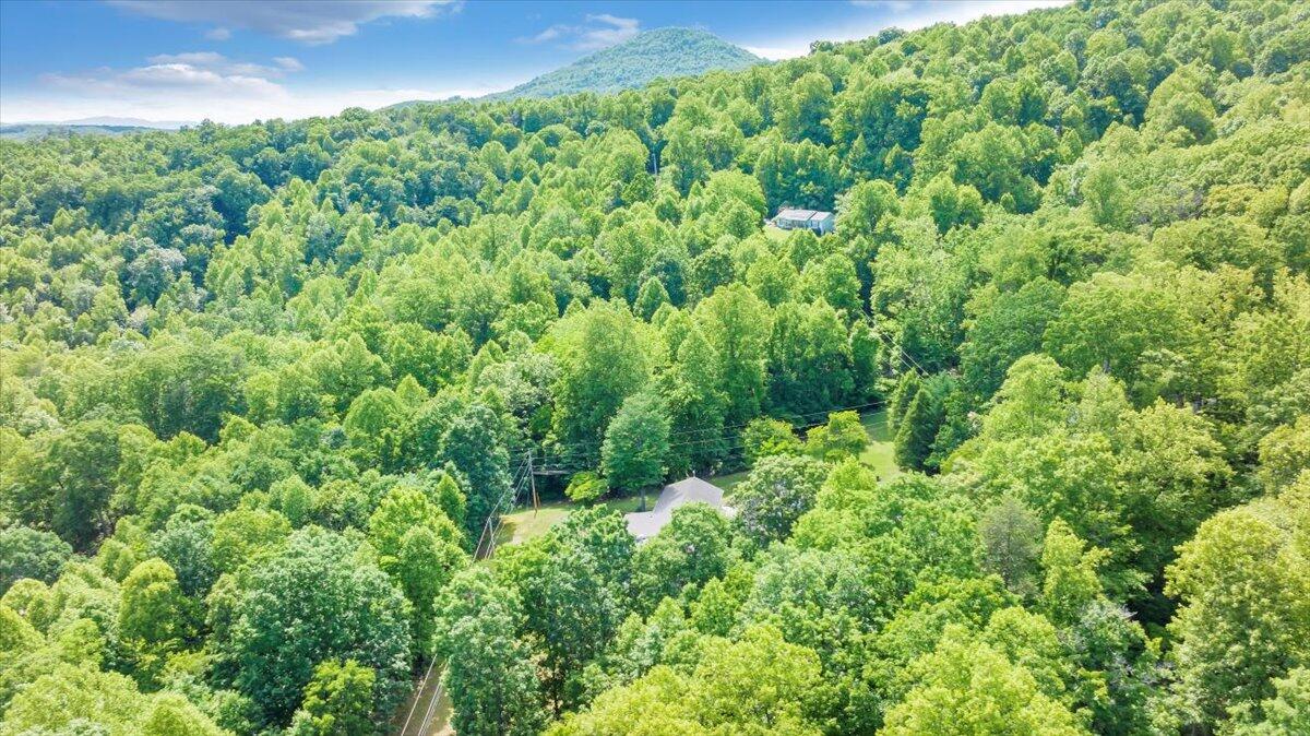 2684 Mountain Valley RD