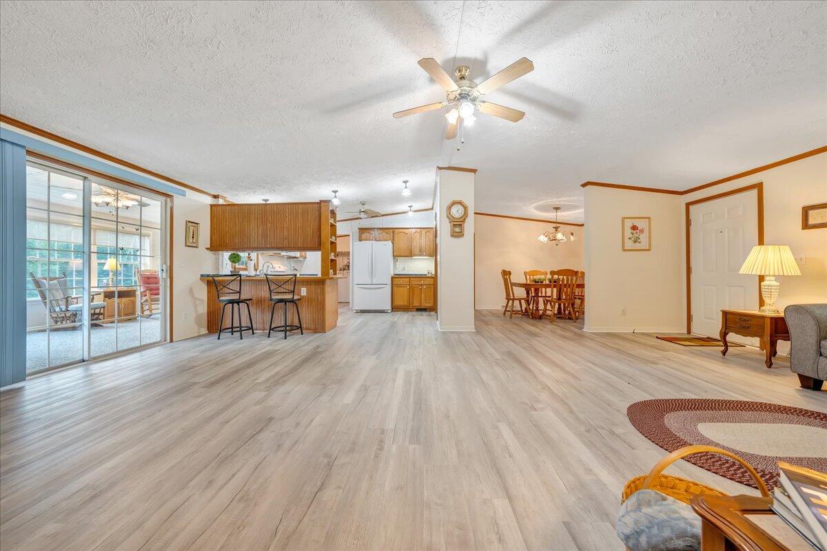 2684 Mountain Valley RD