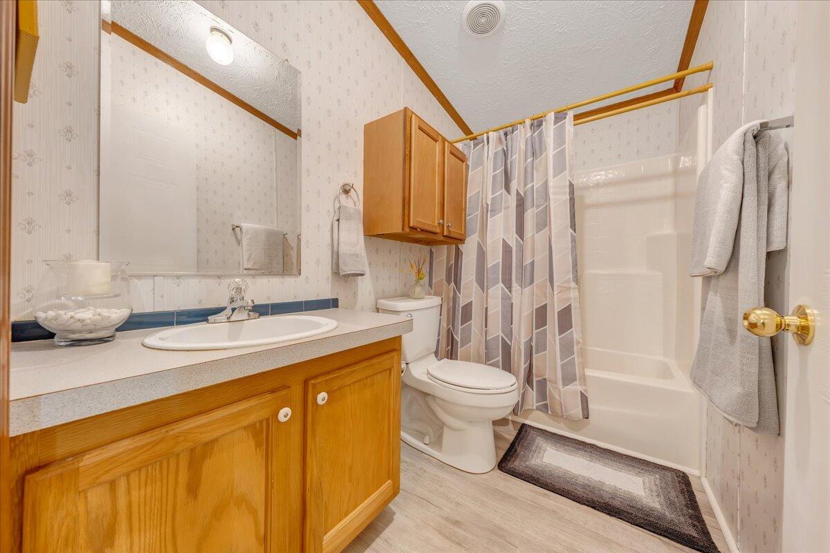 2684 Mountain Valley RD