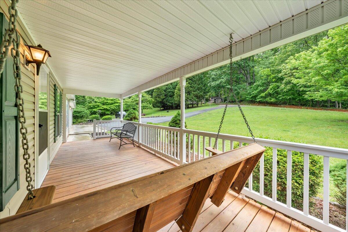 2684 Mountain Valley RD
