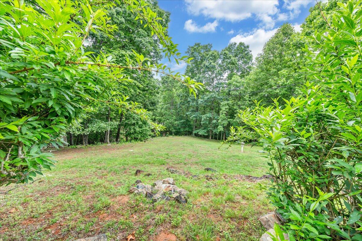 2684 Mountain Valley RD