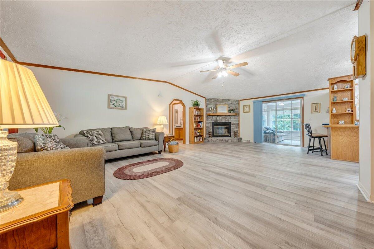 2684 Mountain Valley RD