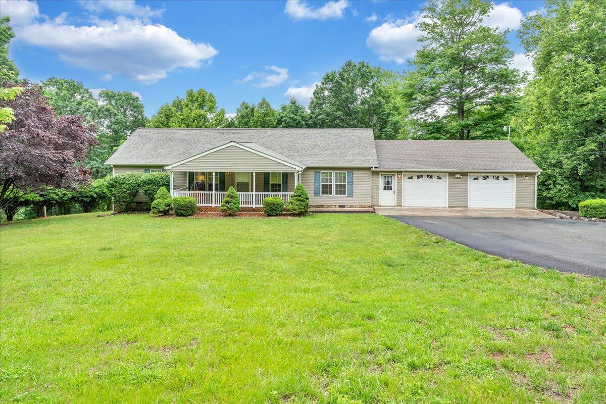 2684 Mountain Valley RD