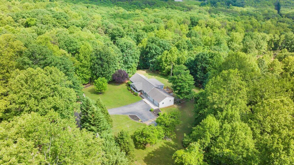 2684 Mountain Valley RD