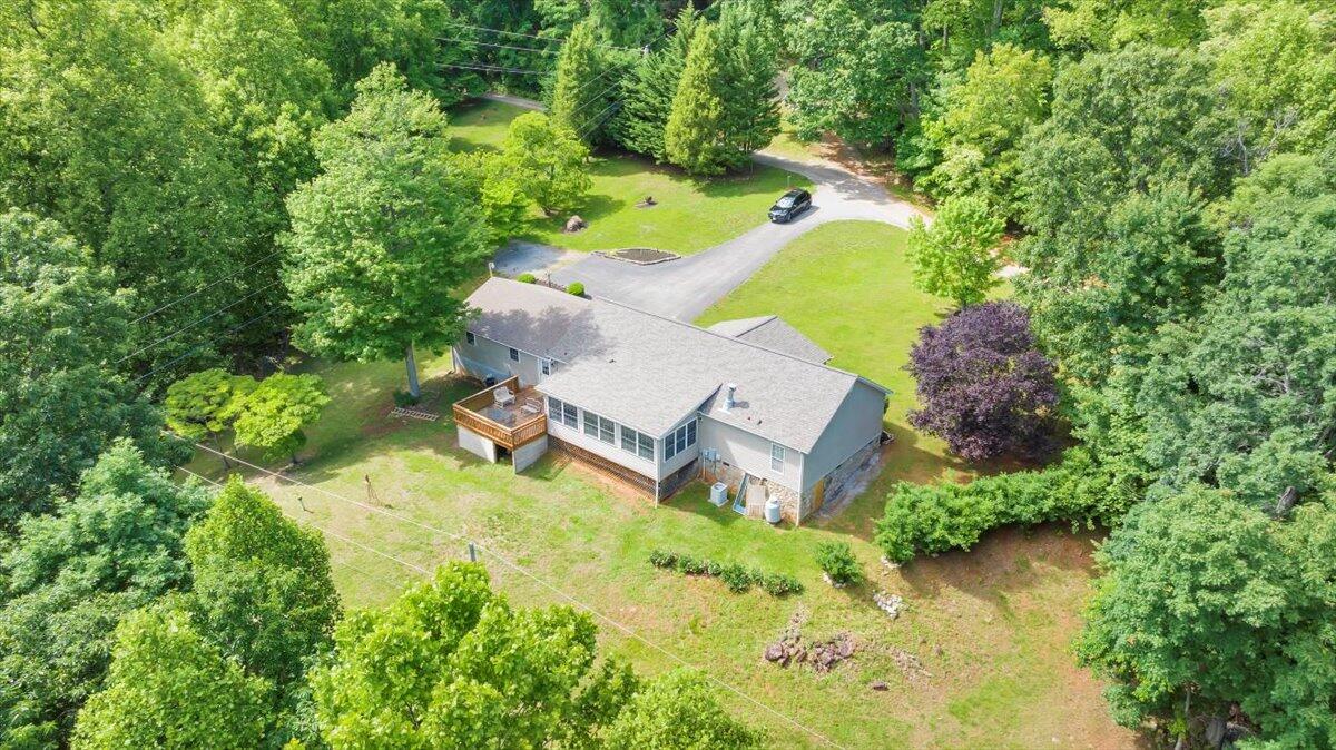 2684 Mountain Valley RD