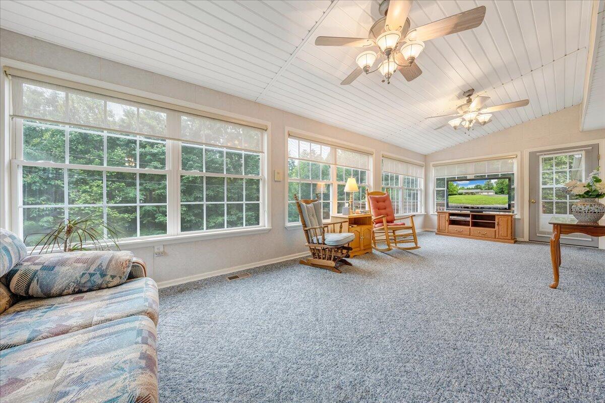 2684 Mountain Valley RD