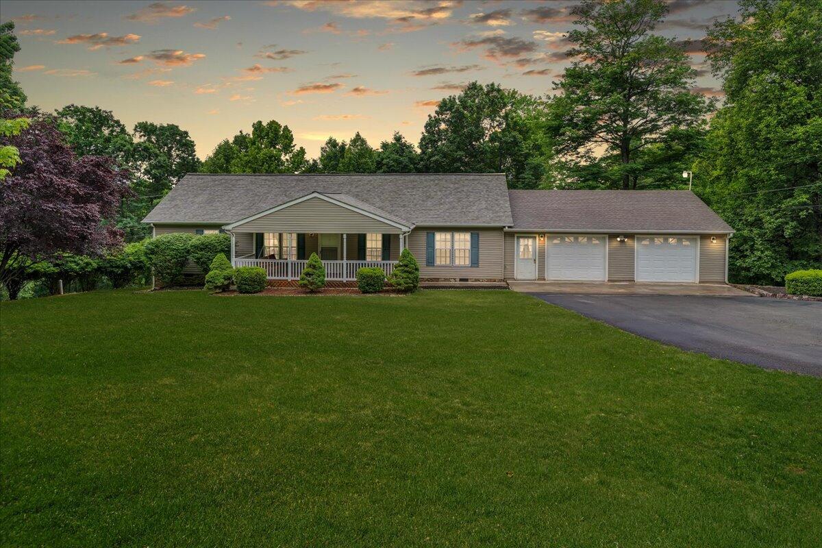 2684 Mountain Valley RD