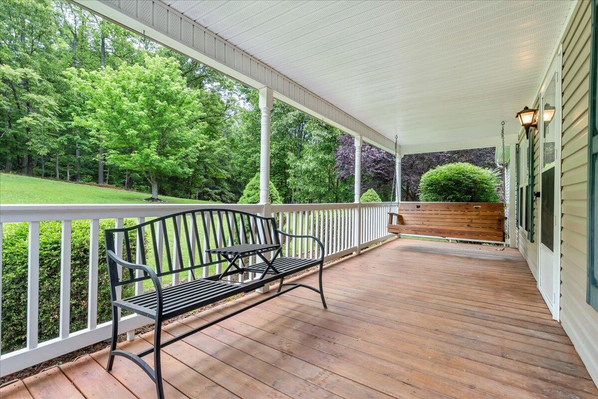 2684 Mountain Valley RD