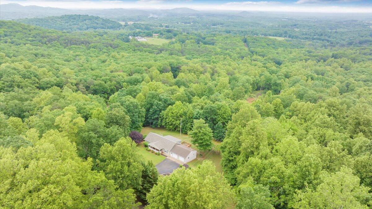 2684 Mountain Valley RD