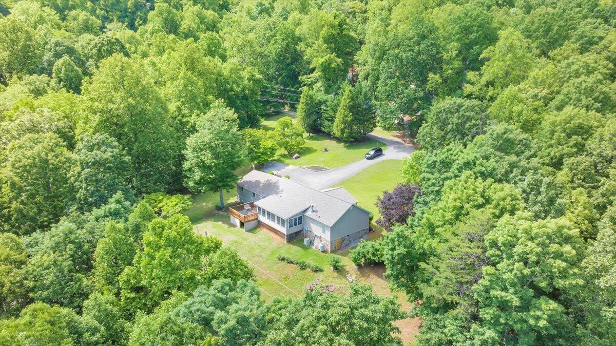 2684 Mountain Valley RD