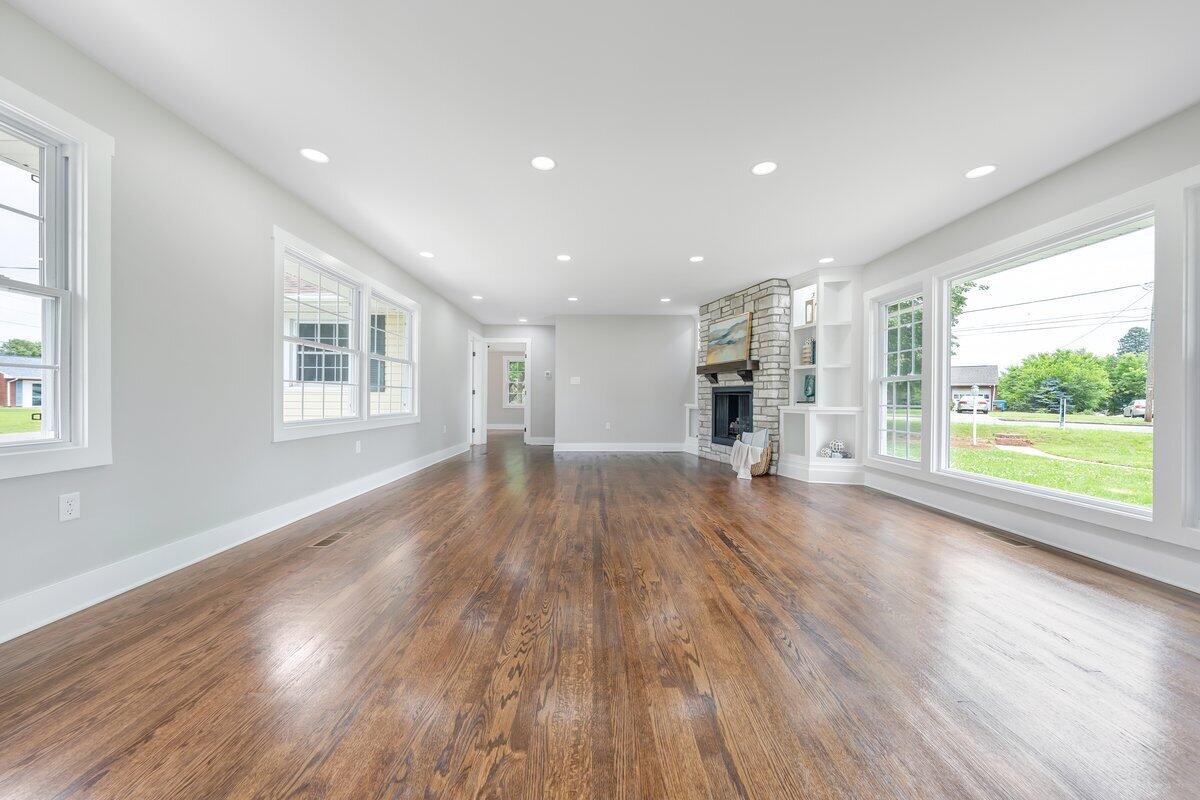 3420 Oakland BLVD NW