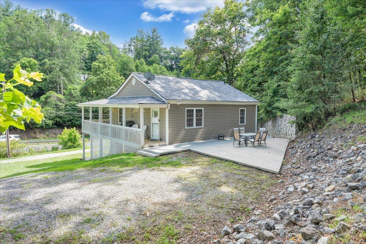 7611 Franklin RD