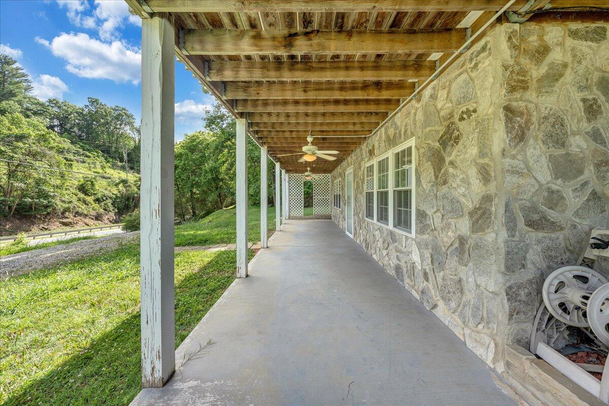7611 Franklin RD