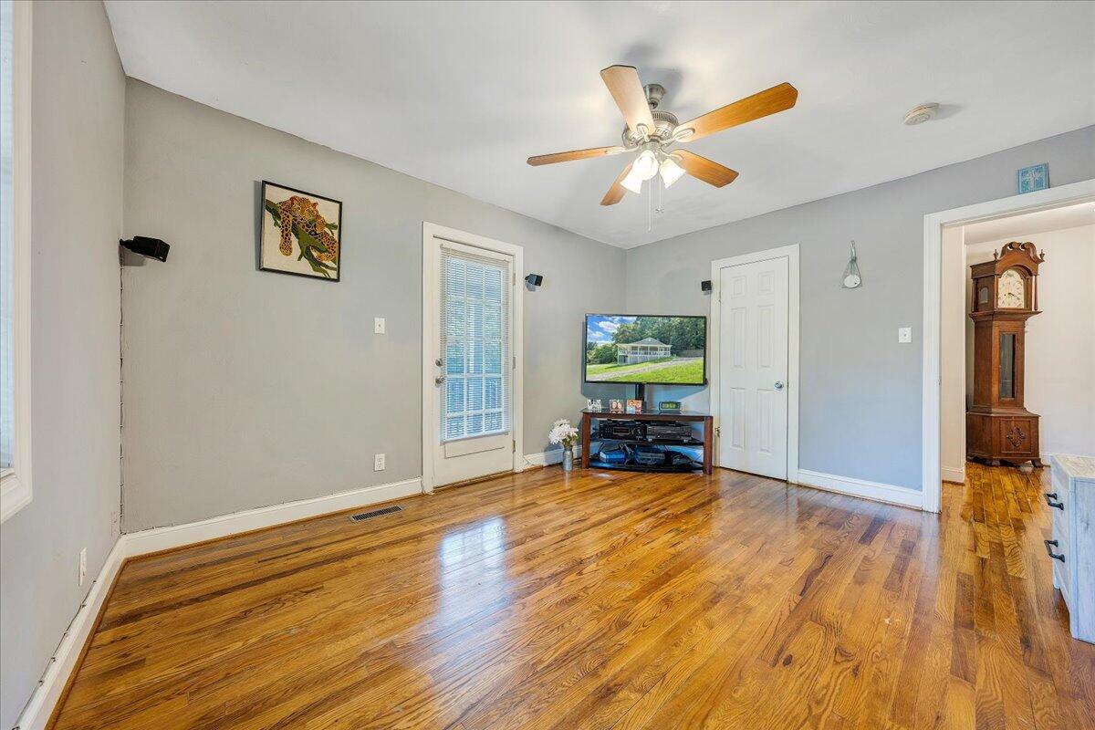 7611 Franklin RD