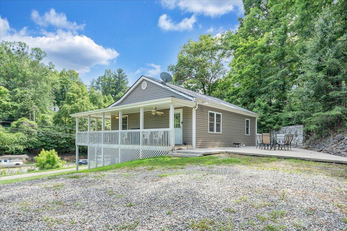 7611 Franklin RD