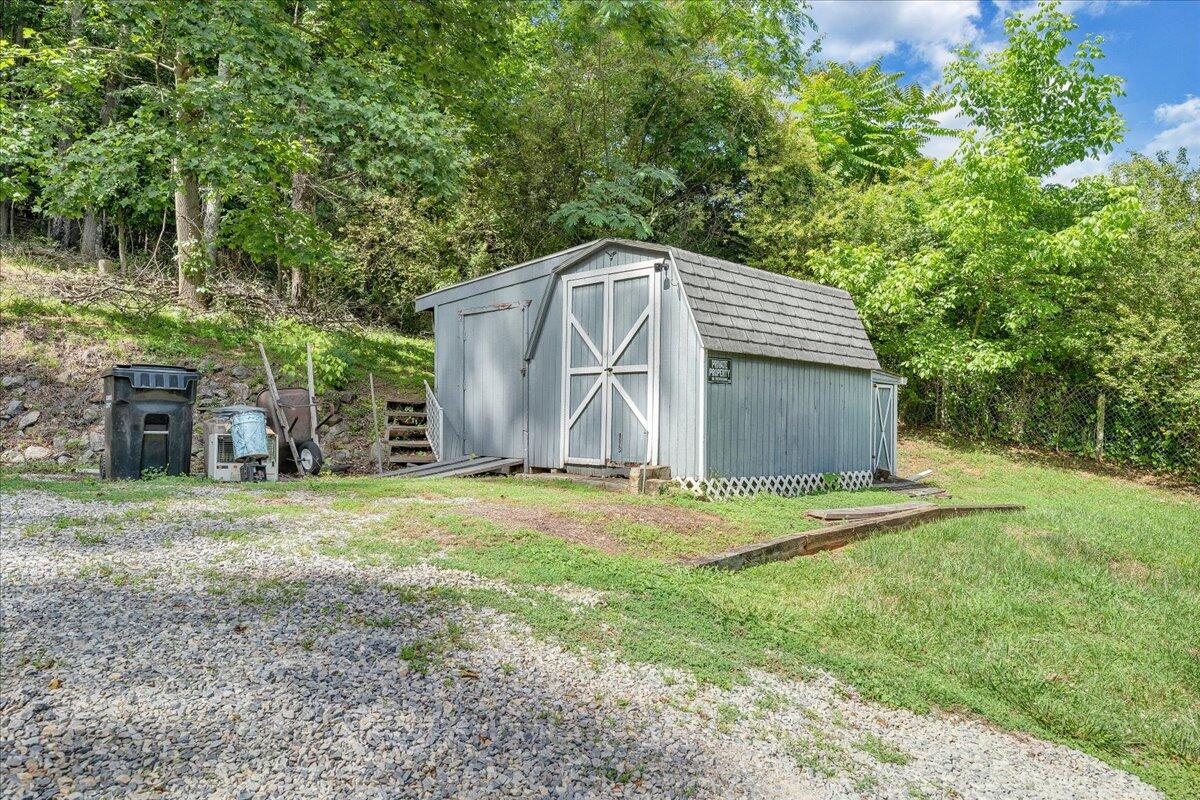7611 Franklin RD