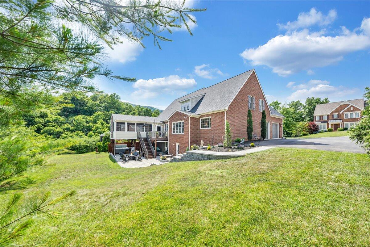 6865 Fairway Ridge RD