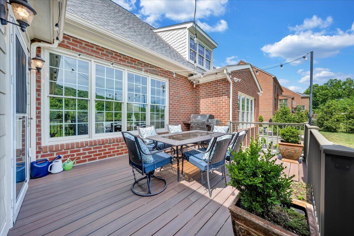 6865 Fairway Ridge RD