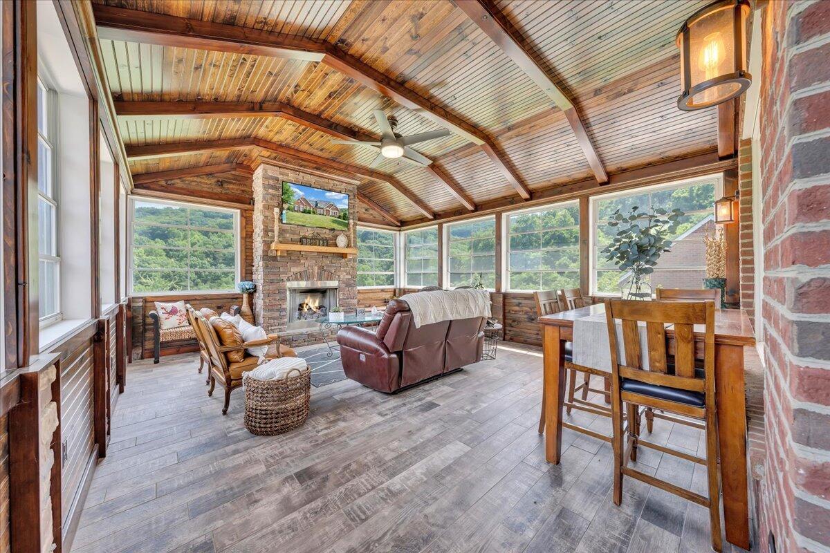 6865 Fairway Ridge RD