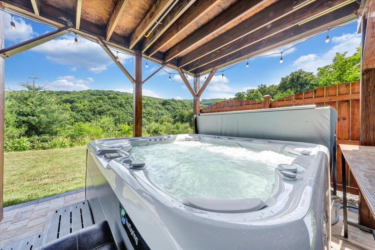 6865 Fairway Ridge RD