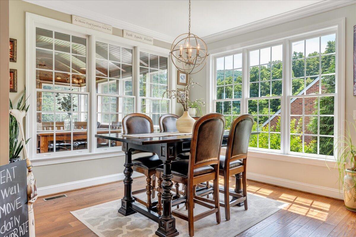 6865 Fairway Ridge RD