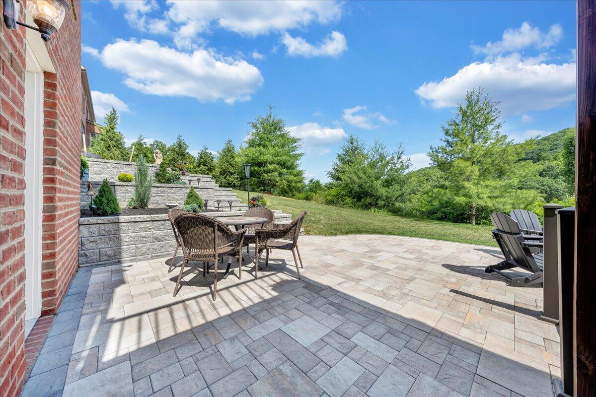 6865 Fairway Ridge RD