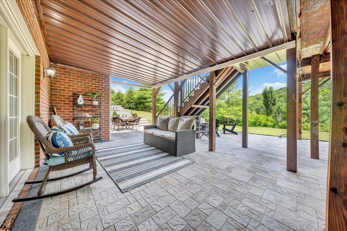 6865 Fairway Ridge RD