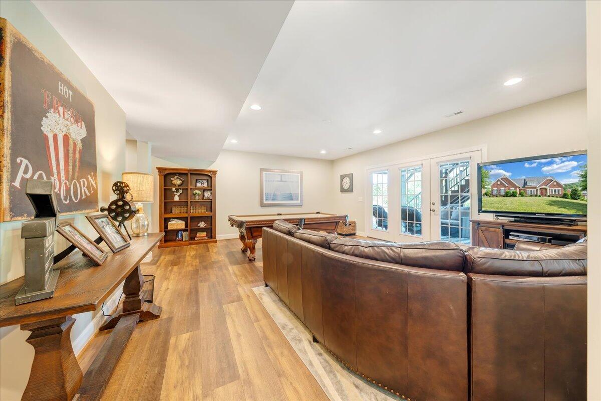 6865 Fairway Ridge RD