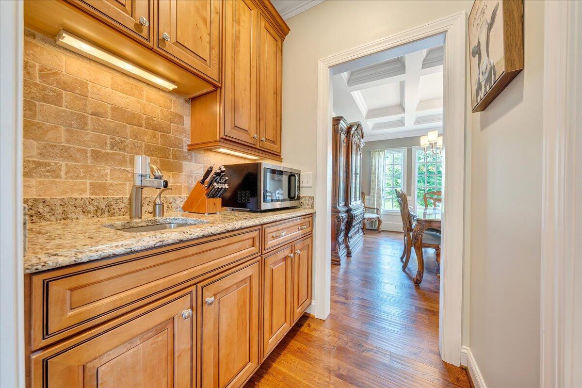 6865 Fairway Ridge RD