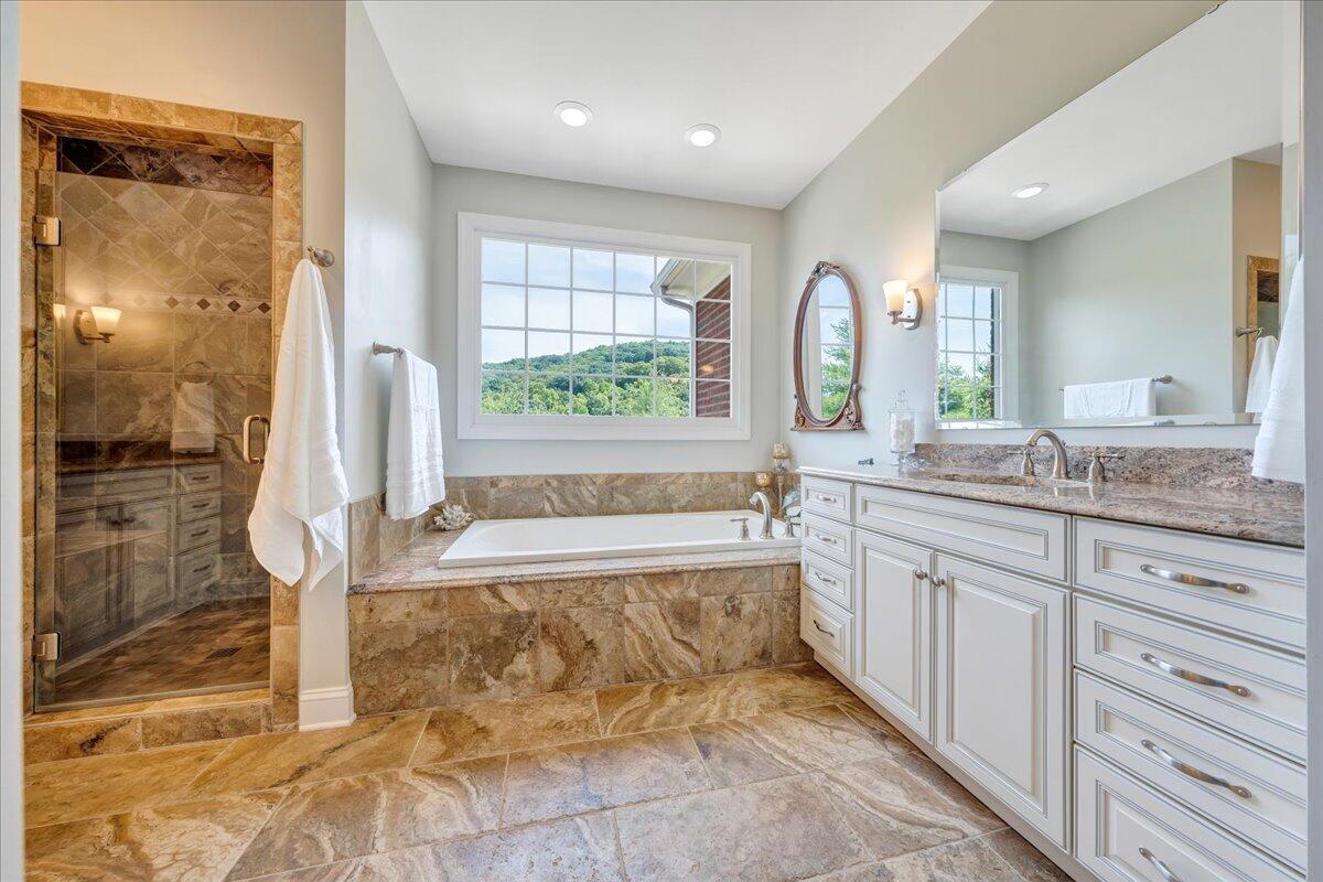 6865 Fairway Ridge RD