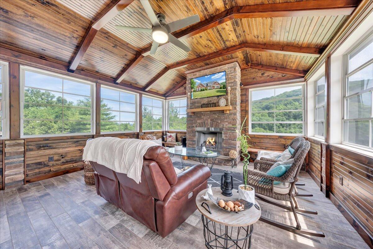 6865 Fairway Ridge RD