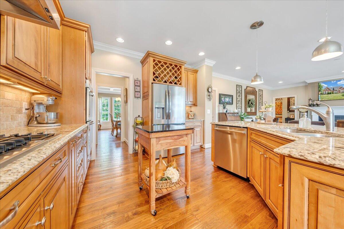 6865 Fairway Ridge RD