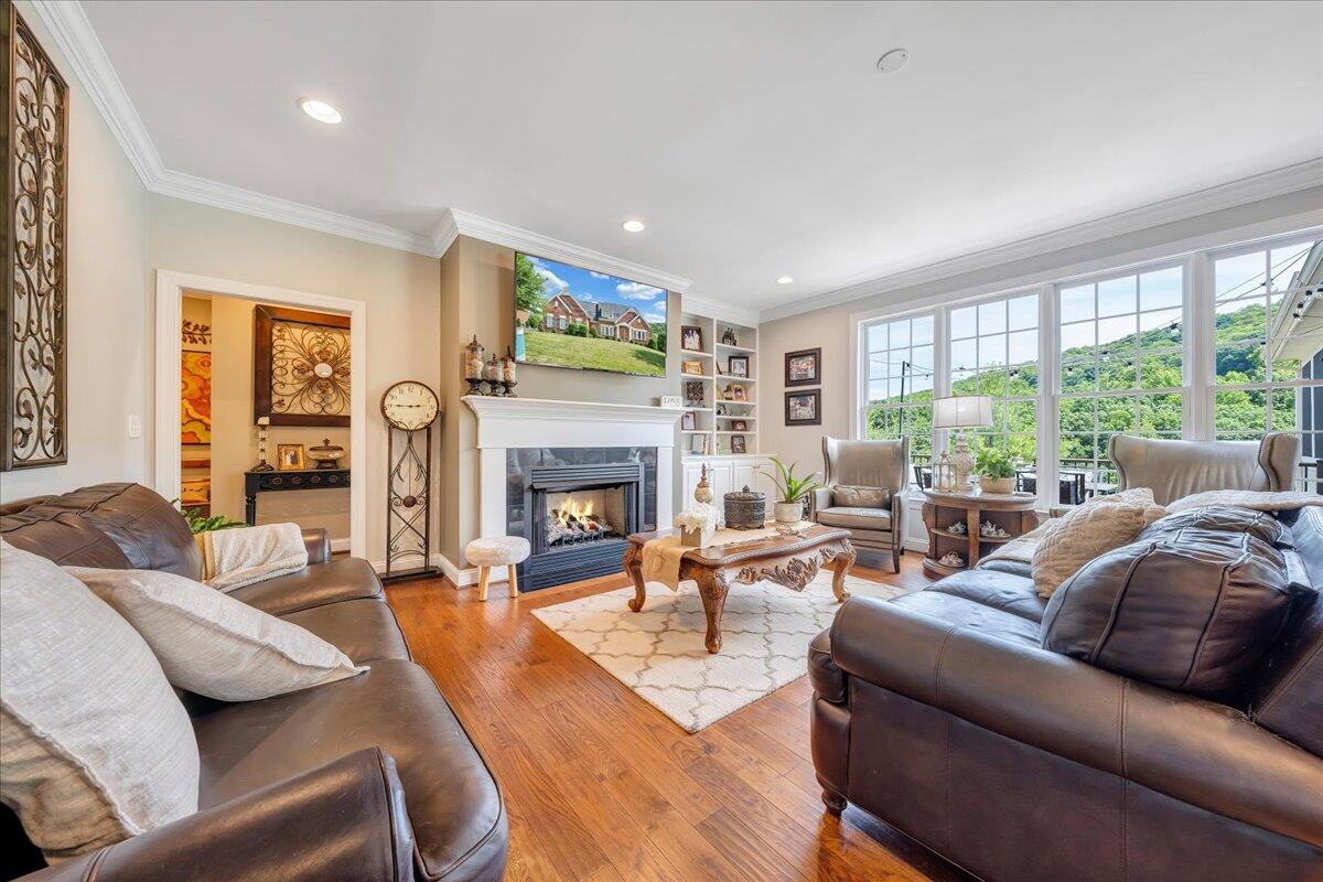 6865 Fairway Ridge RD