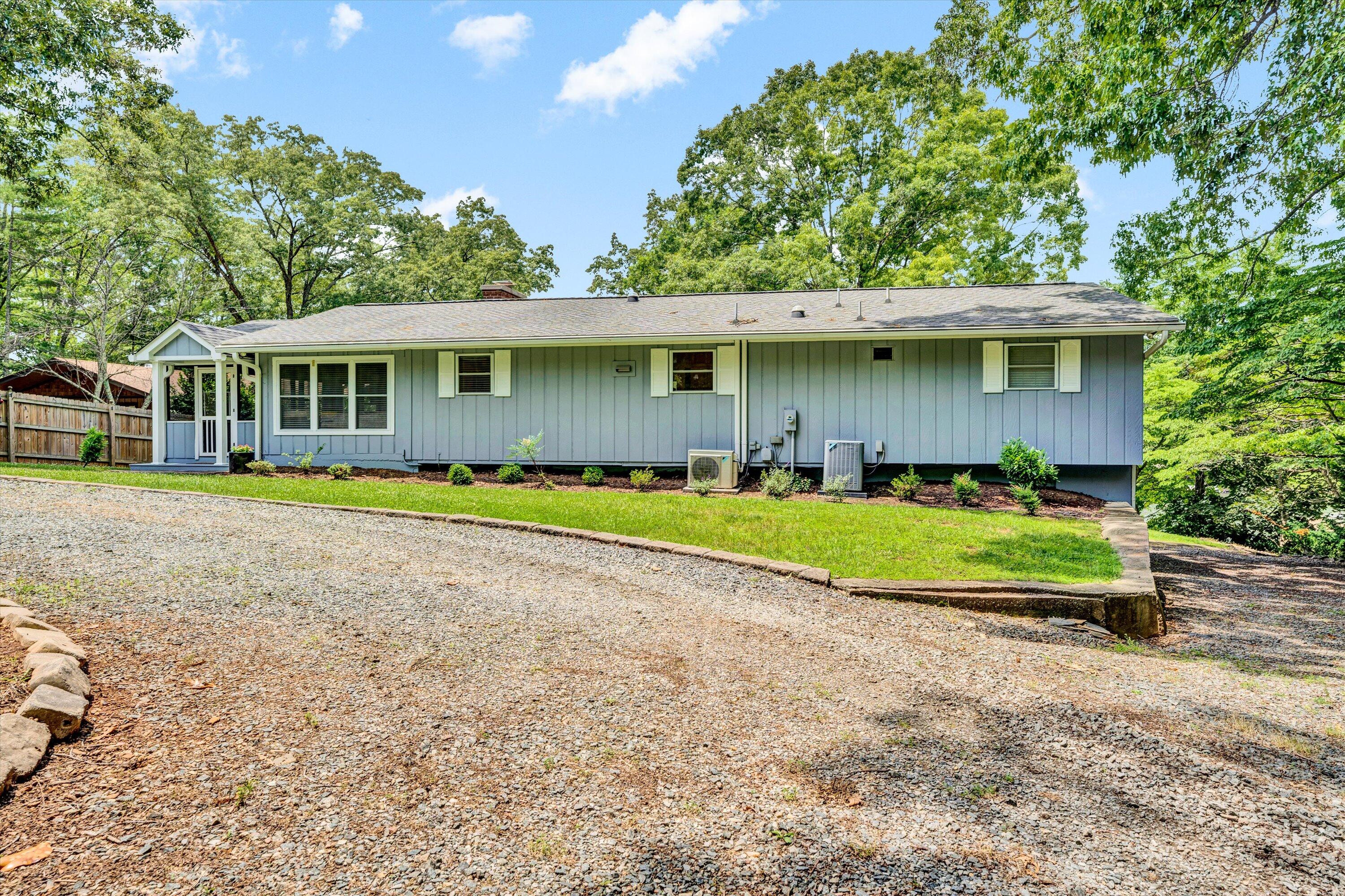 114 Clement DR