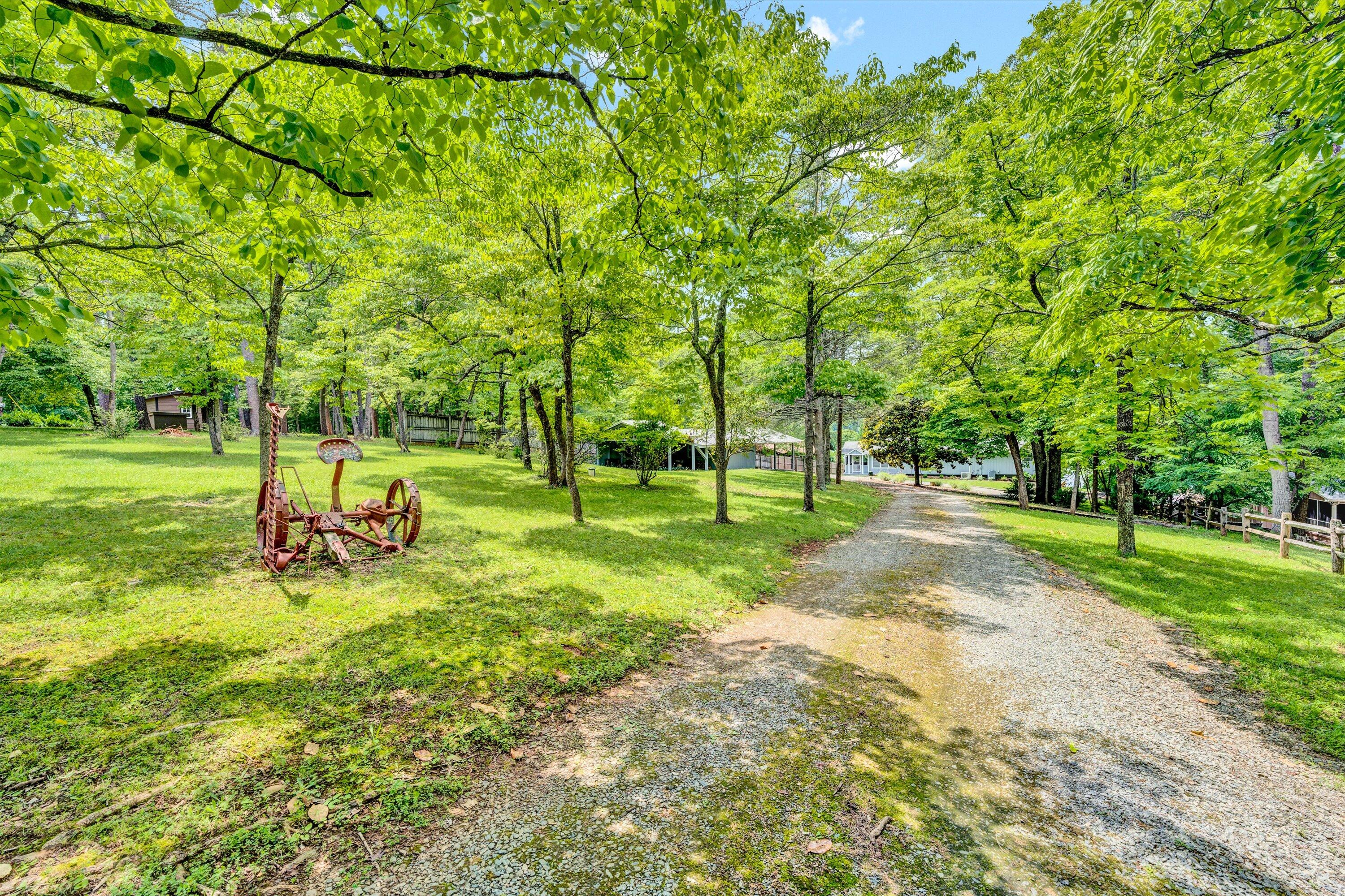 114 Clement DR