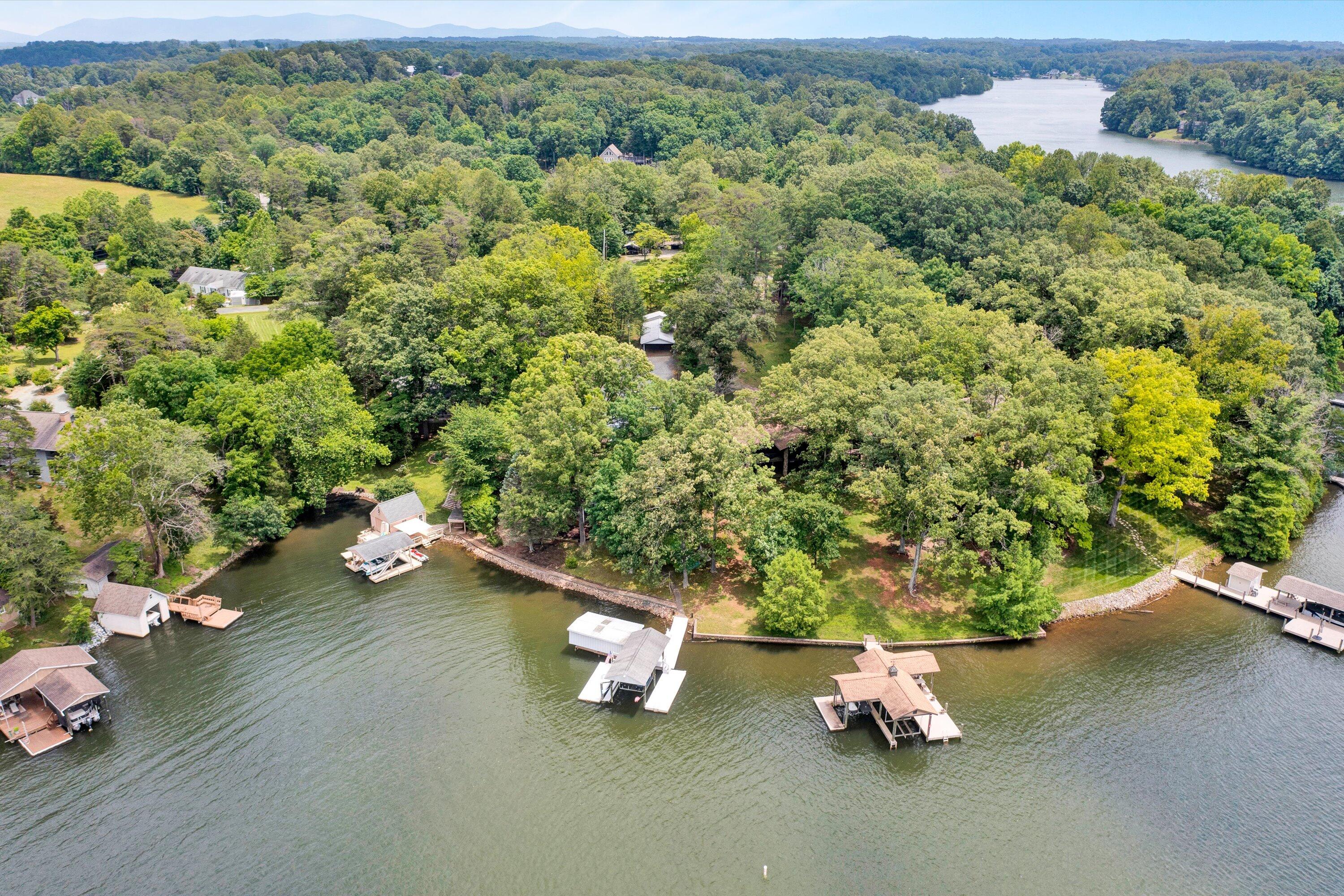 114 Clement DR