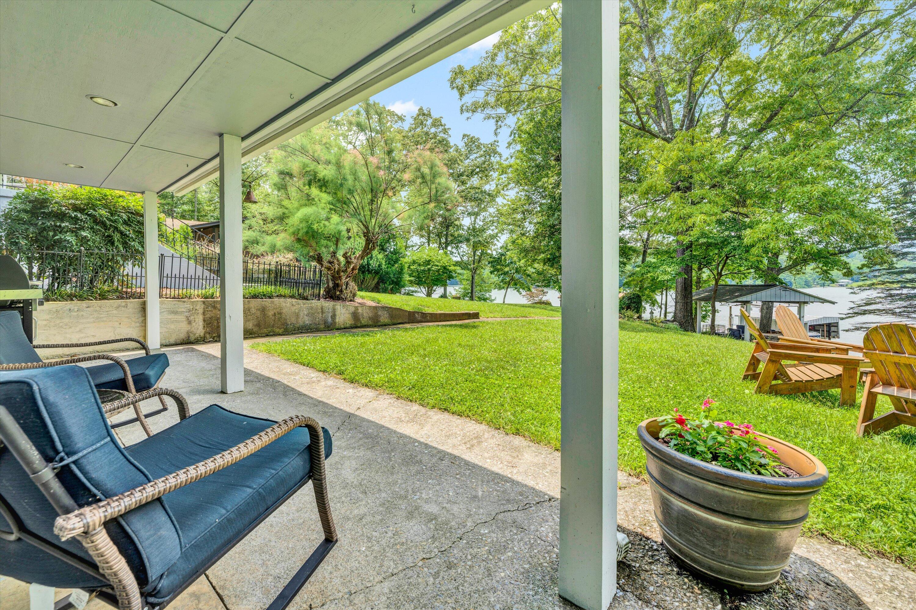 114 Clement DR