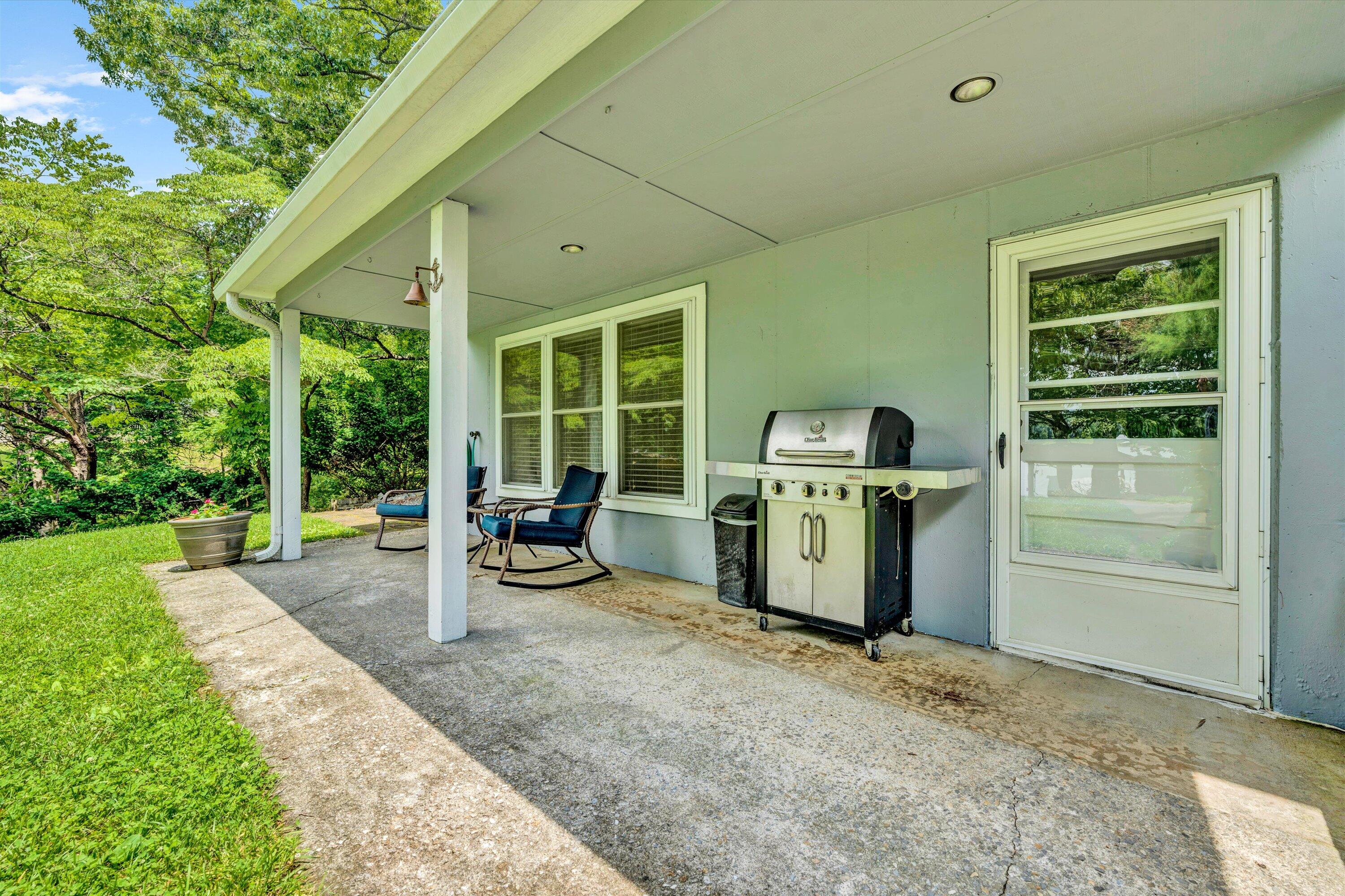 114 Clement DR