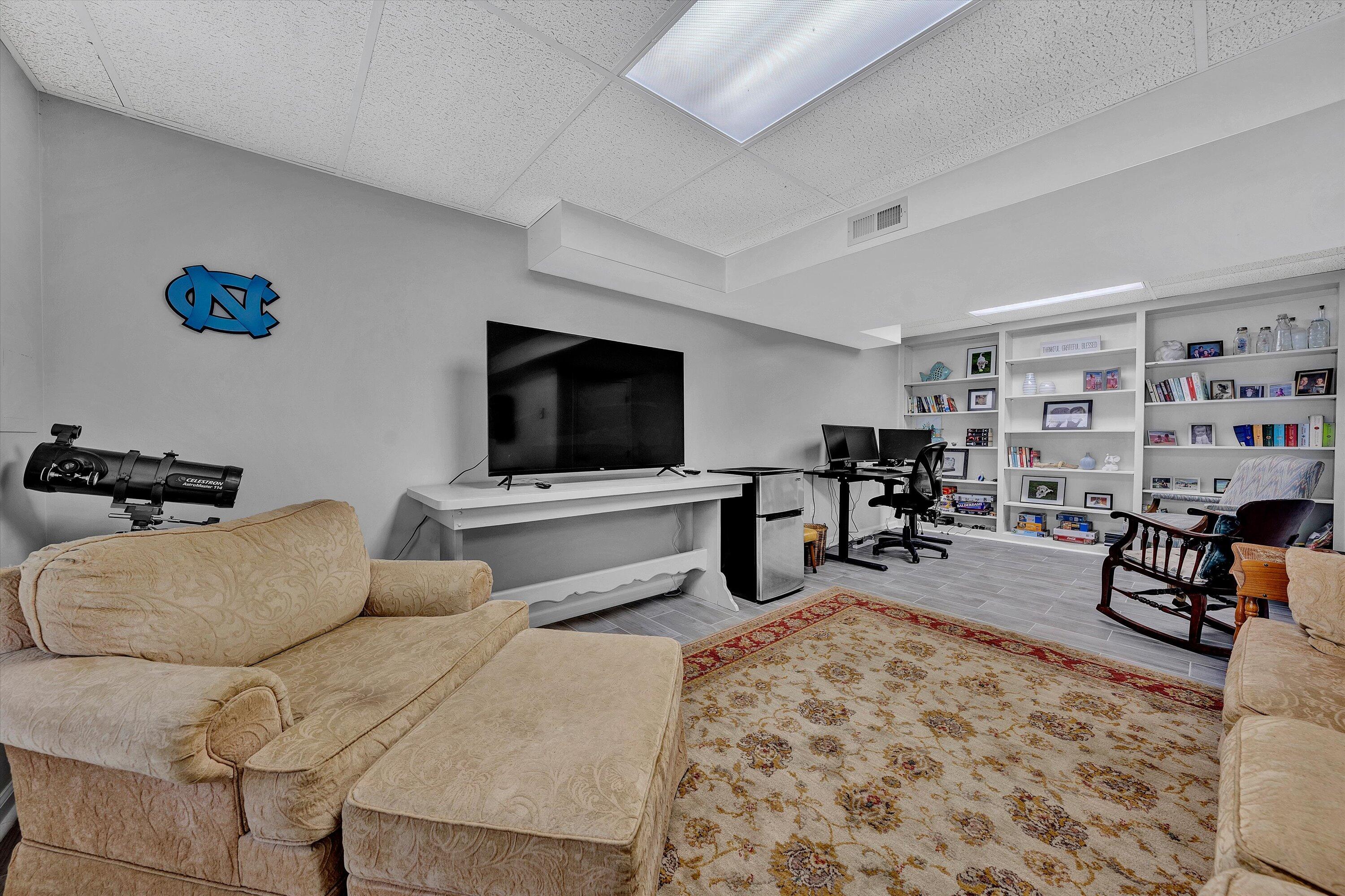 114 Clement DR