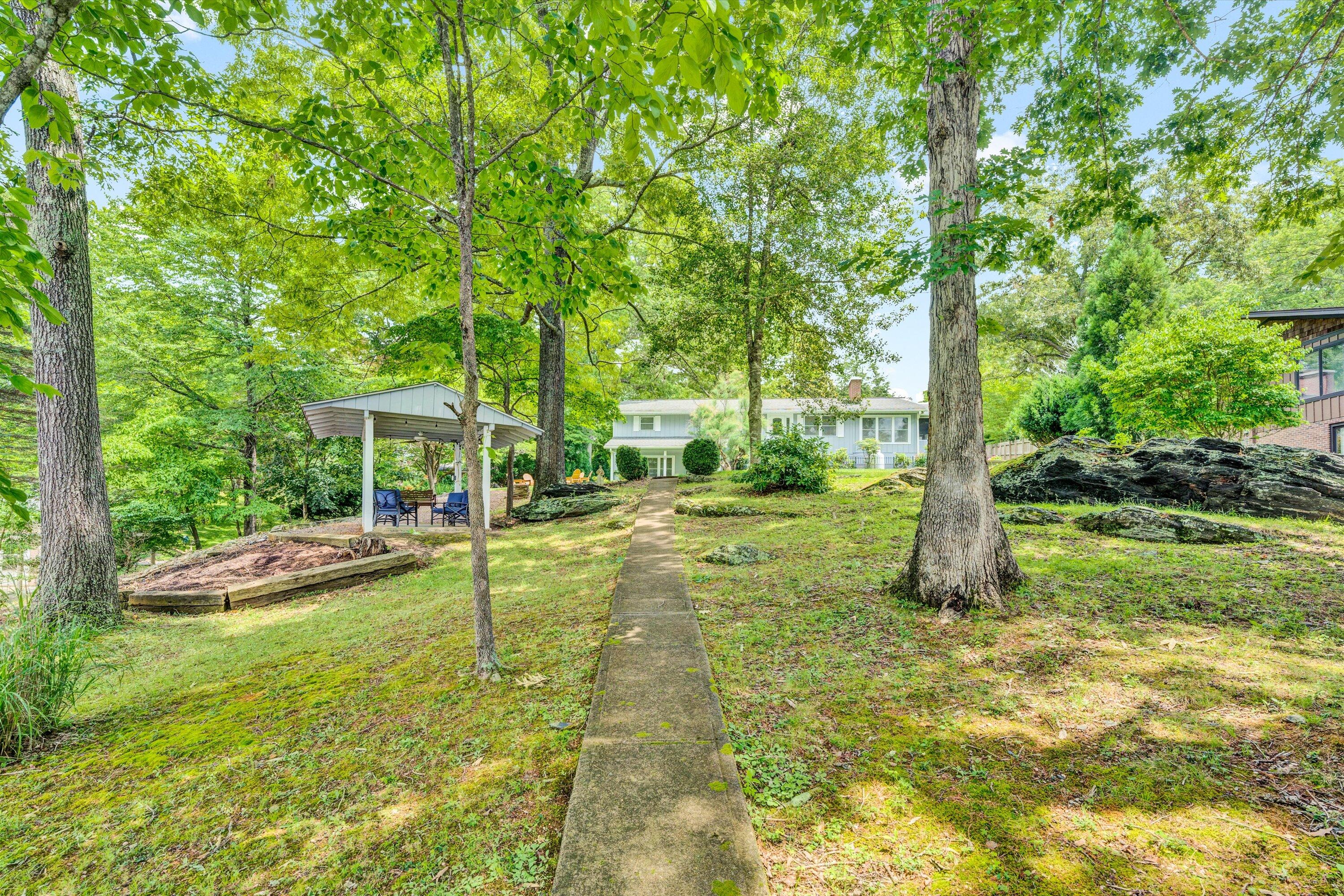 114 Clement DR